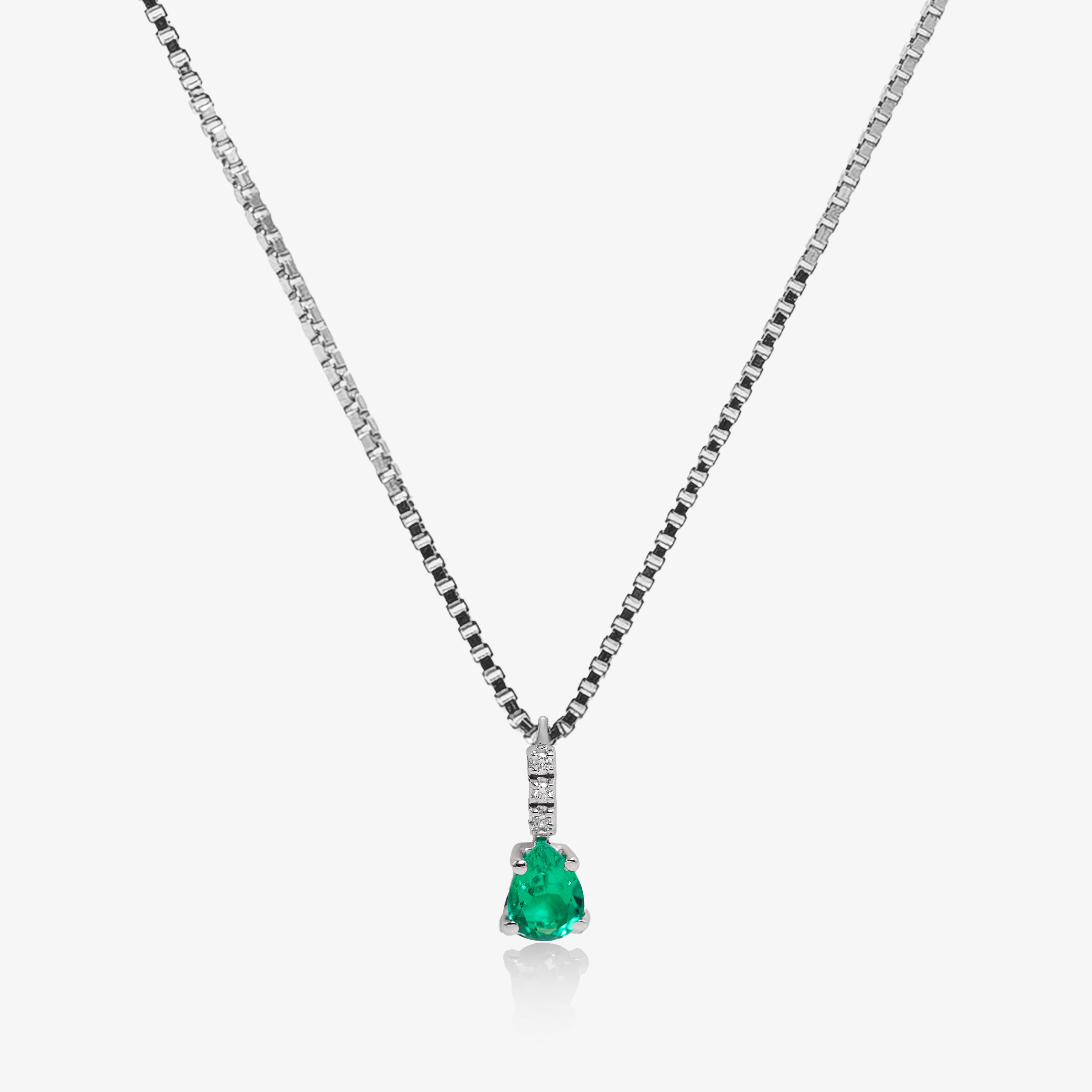 Colier aur 18k cu smarald 0.40 ct si diamante 0.03 ct