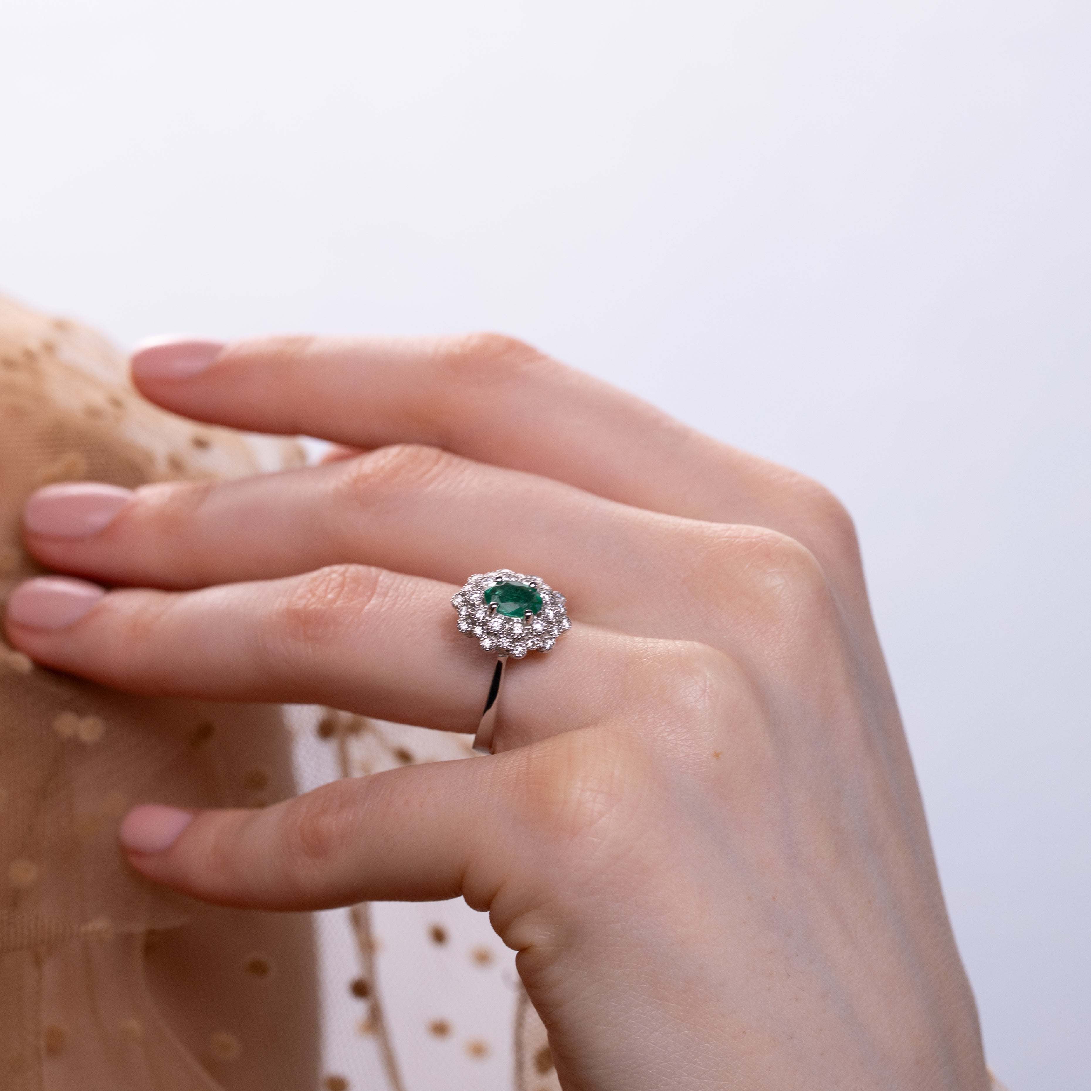 Inel aur 18k cu smarald 0.61 ct si diamante 0.40 ct