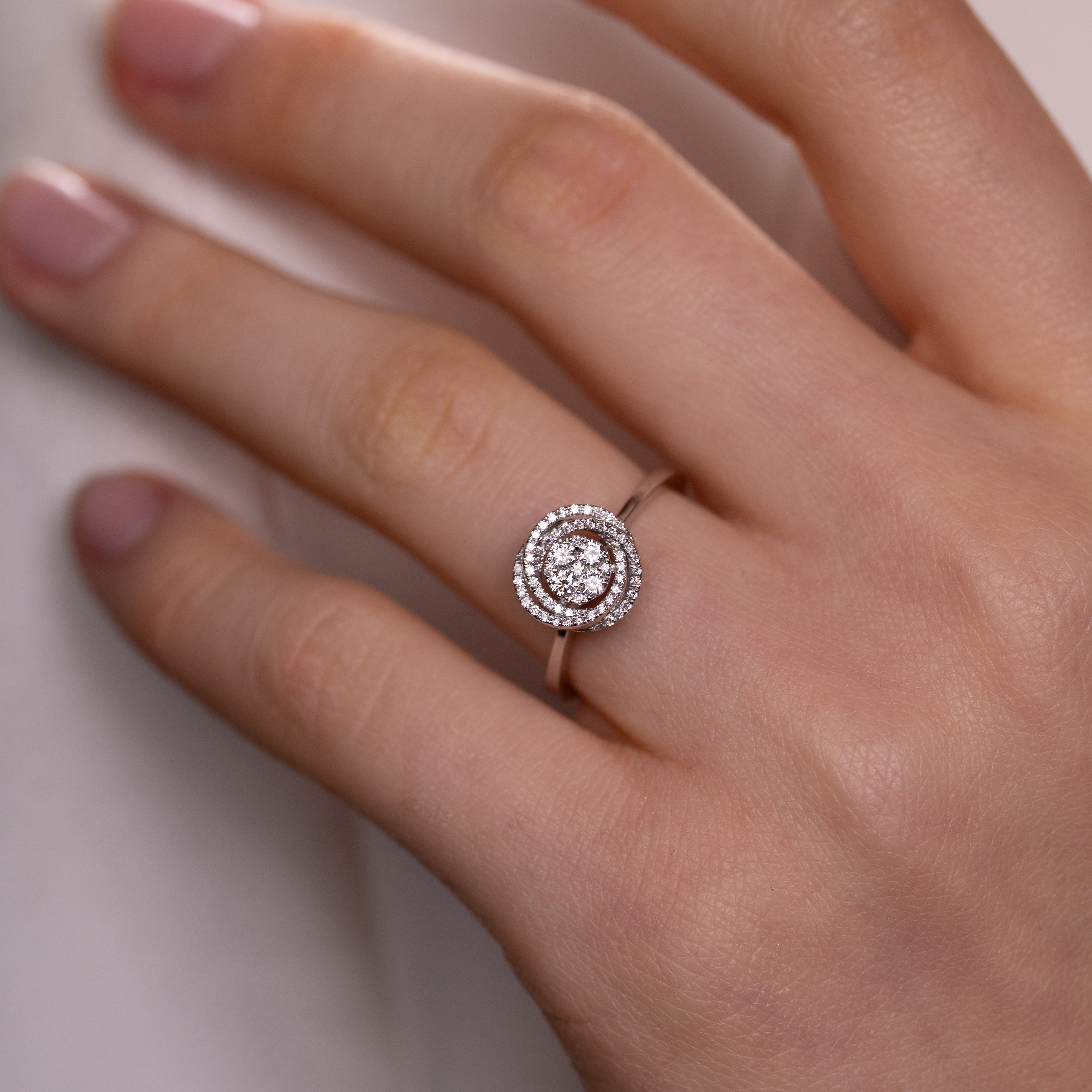 Inel aur 18k cu diamante 0.32 ct