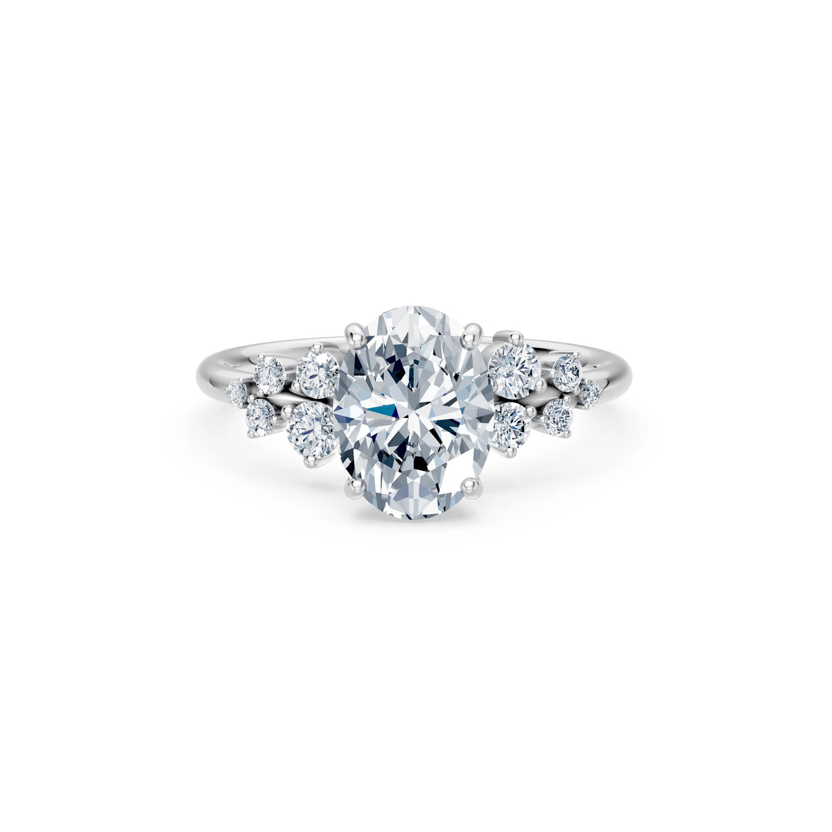 Inel de Logodnă din Aur cu Diamant Central Oval și Diamante Laterale 2,36 CT