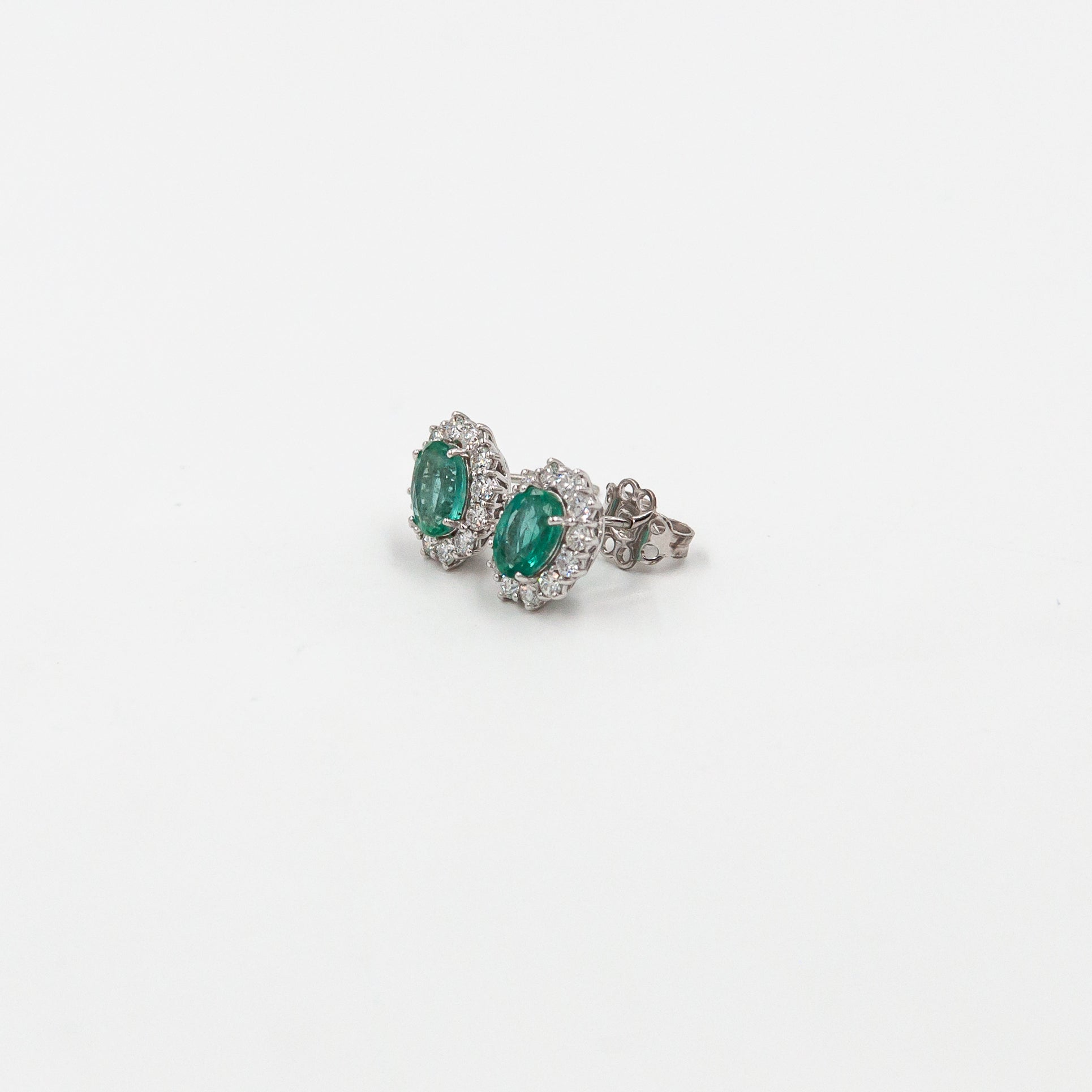 Cercei aur 18k cu smaralde 0.91 ct si diamante