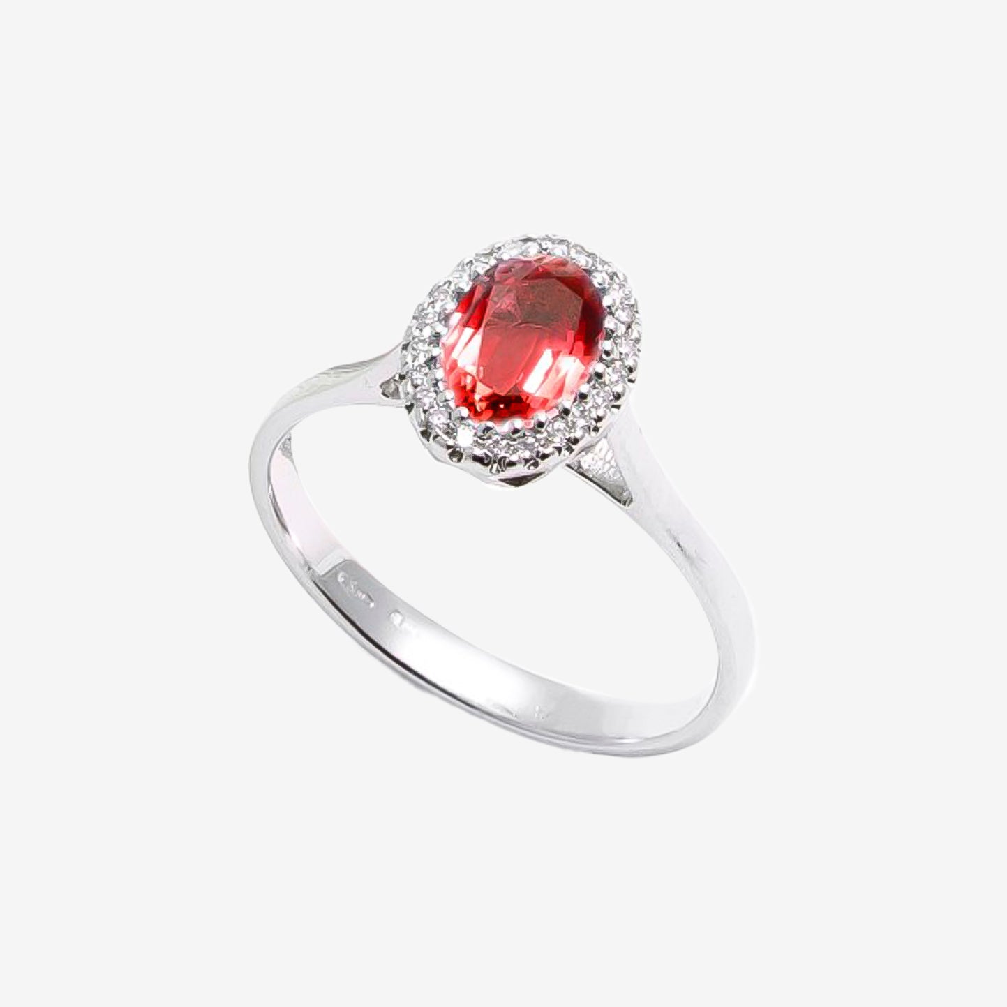 Ring with rubies and diamonds