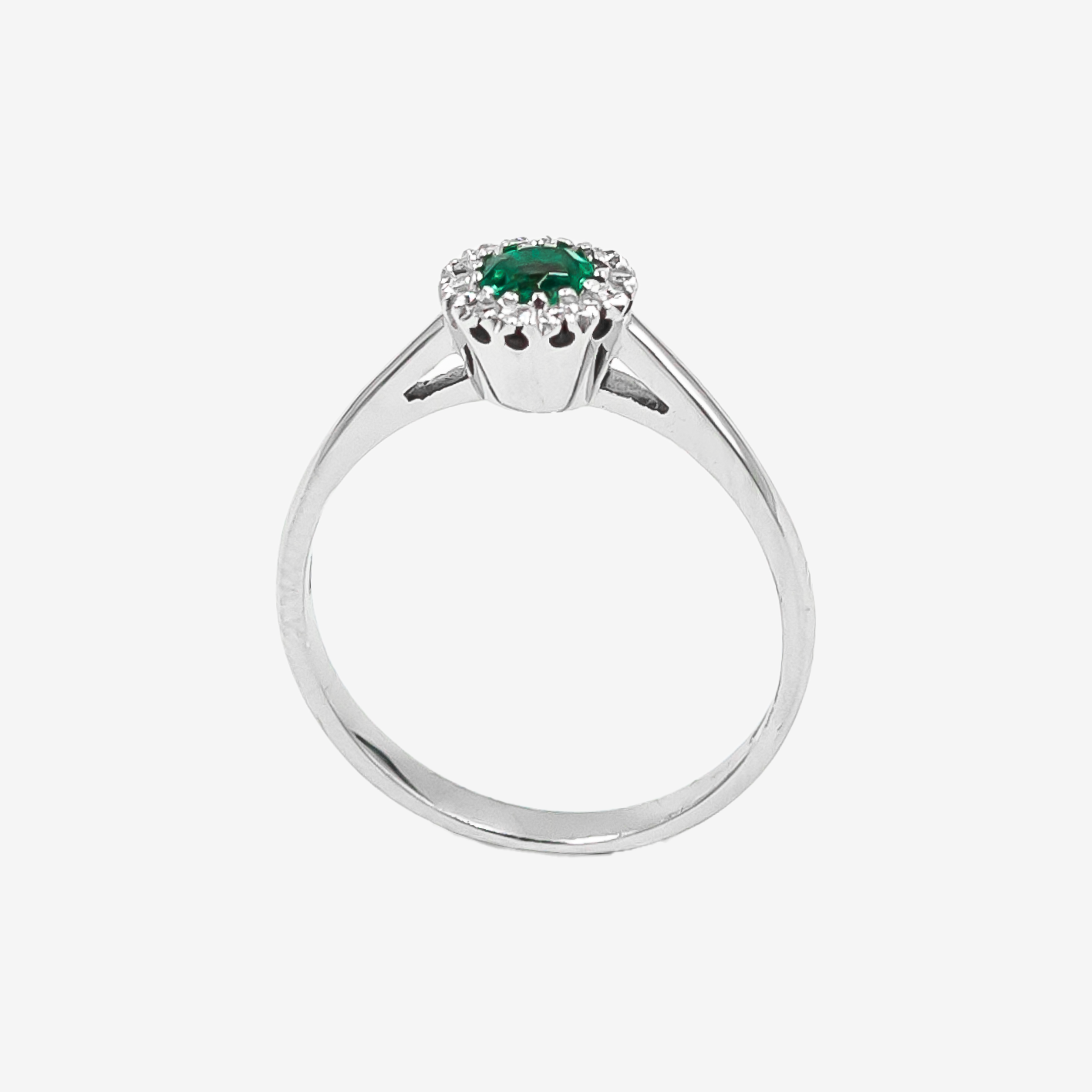 Spotlight Ring with Emerald and Diamonds