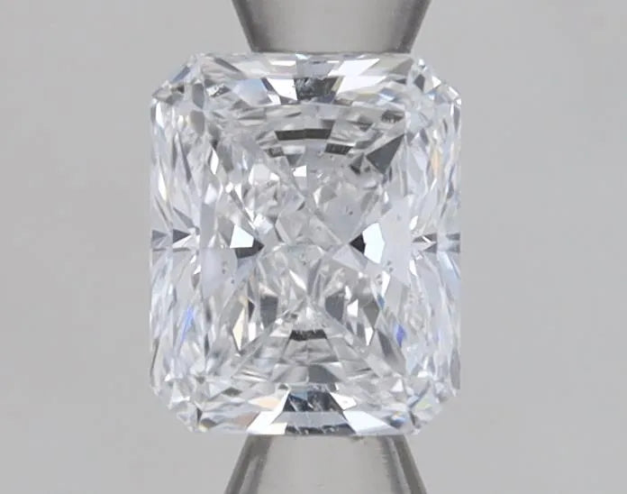 0.31ct Radiant Natural Diamond (Colour D, Clarity SI2, GIA)