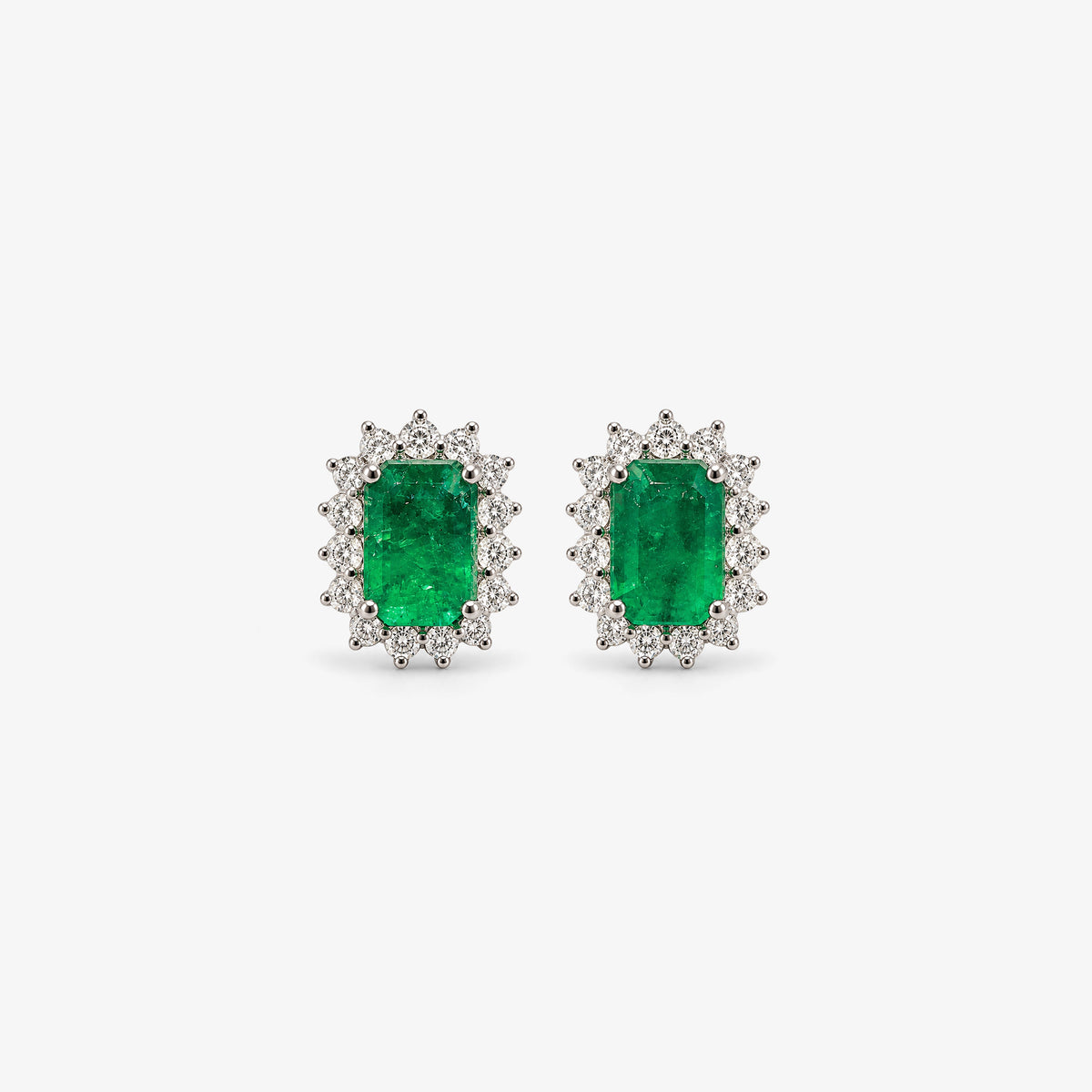 Cercei din aur alb 18K cu smaralde 3,02 ct și diamante 0,39 ct
