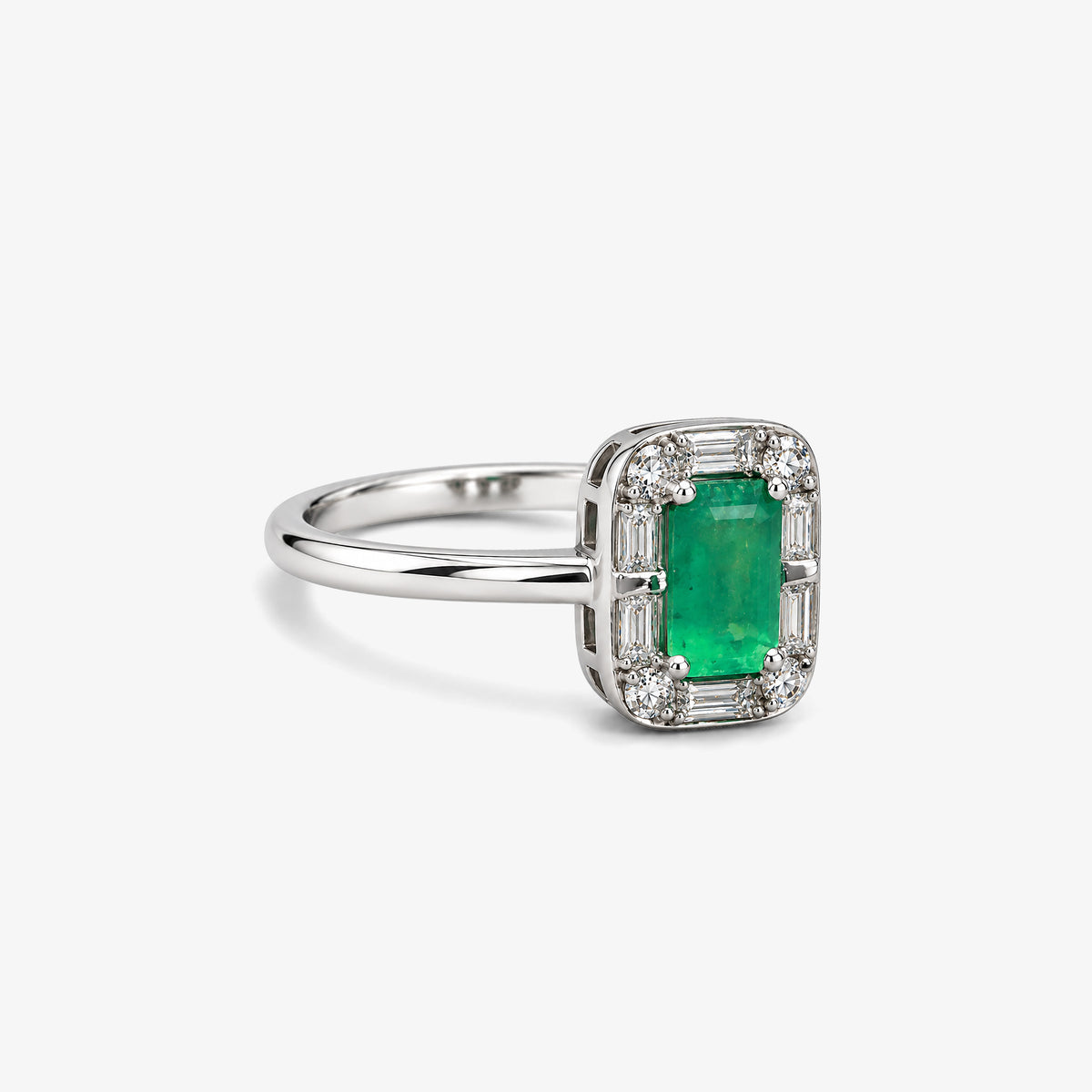 Inel din aur 18K cu smaralde și diamante (0,47 + 0,13 ct)