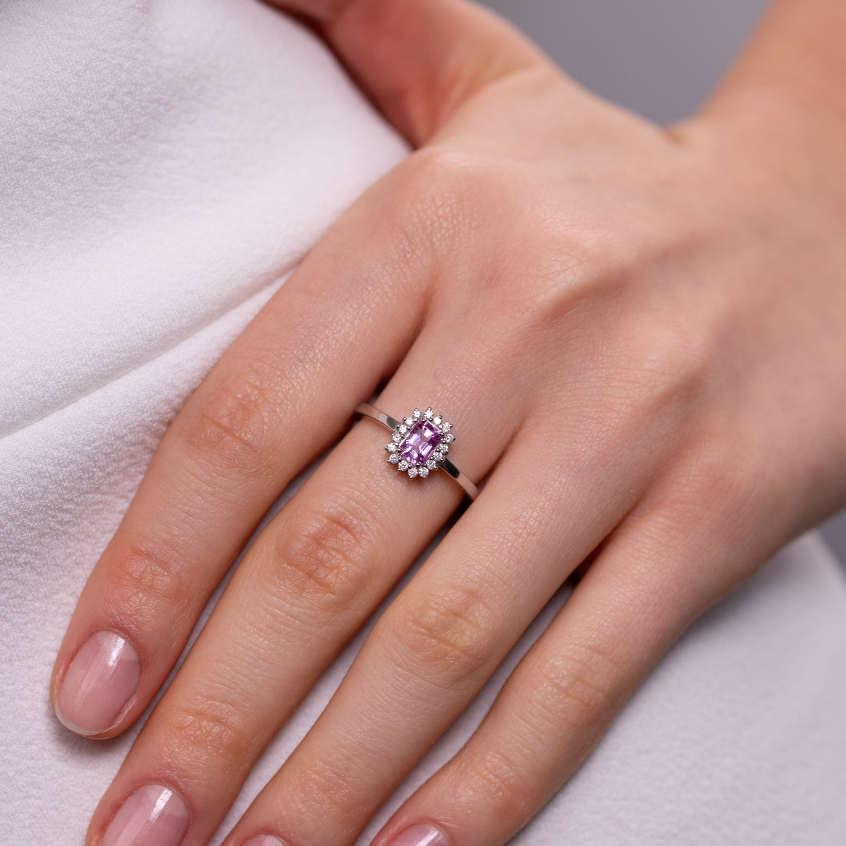 Inel aur 18k  cu safir roz 0.70 ct si diamante