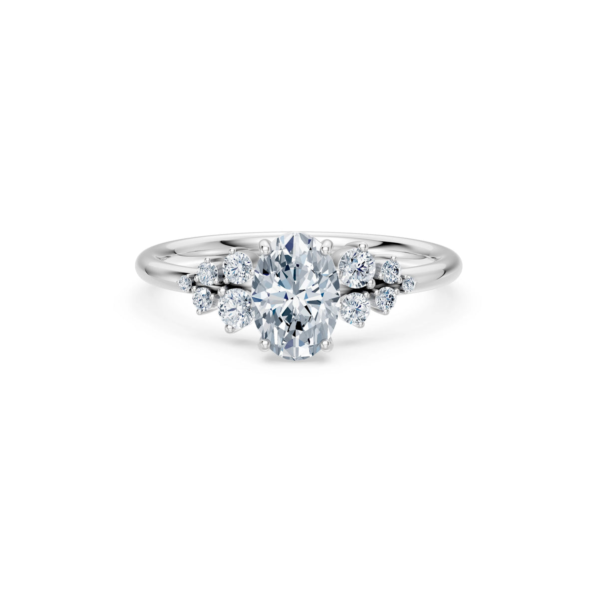 Inel de Logodnă din Aur cu Diamant Central Oval și Diamante Laterale 1,25 CT