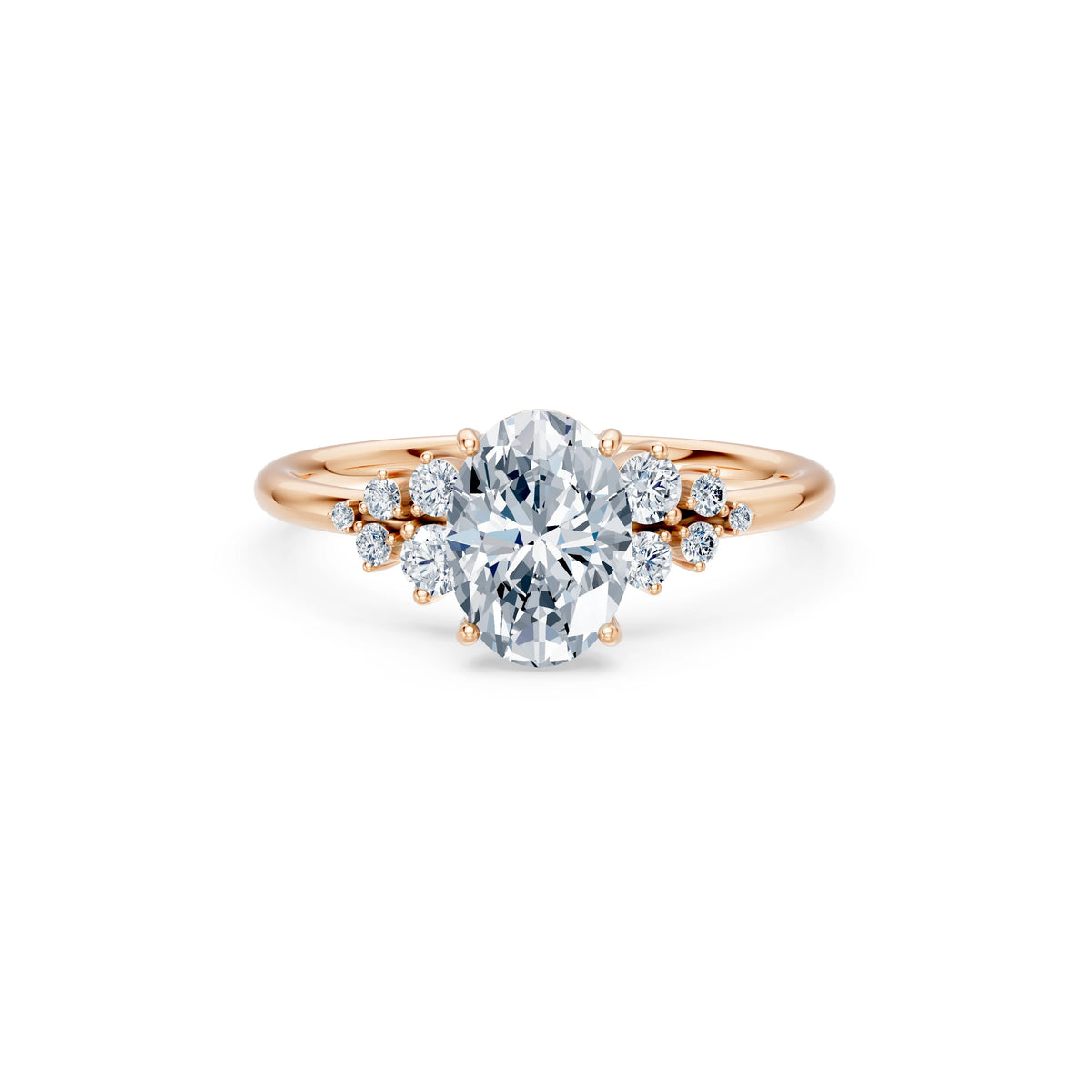 Inel de Logodnă din Aur cu Diamant Central Oval și Diamante Laterale 1,75 CT