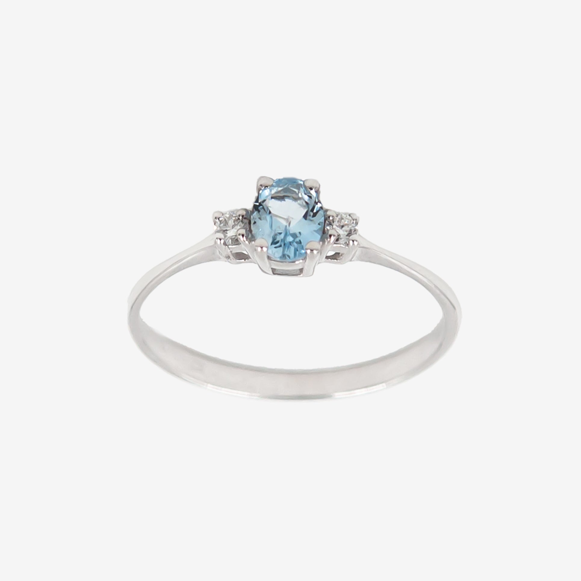 Aura Ring with Aquamarine and Diamonds