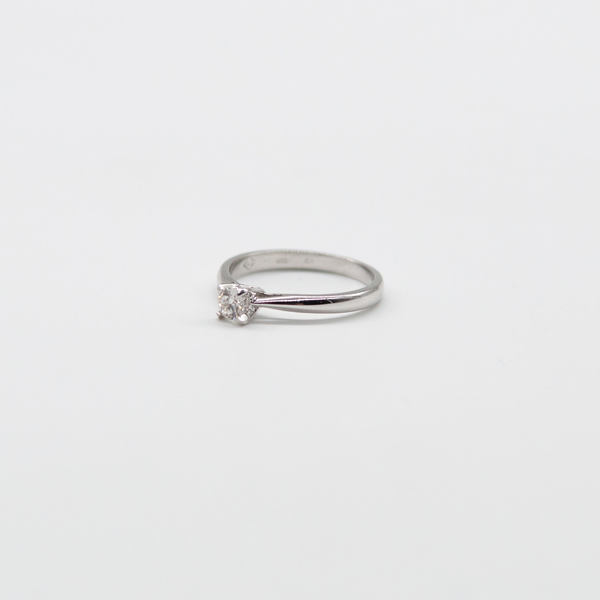 Berna Ring with Diamond 0.20 ct