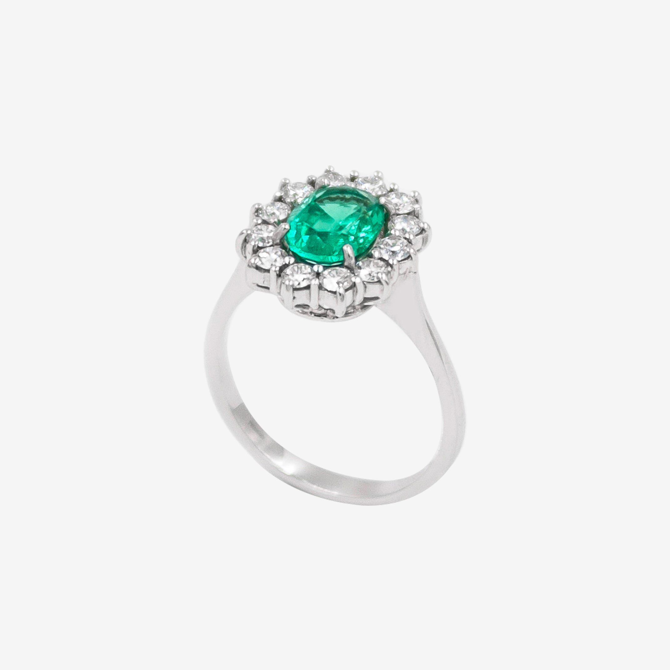 Emerald Flower ring with diamonds and emerald